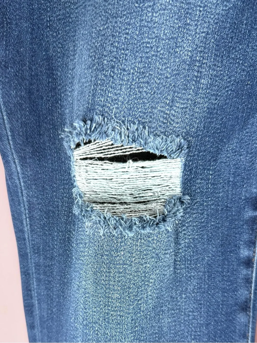 SOHO New York & Company Curvy Cropped Jeans Size 12 Distressed Stretch Denim